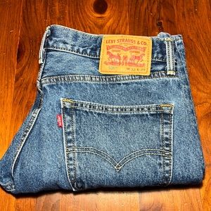 Levi Strauss & Co. Mens 505 Denim Jeans medium blue.
